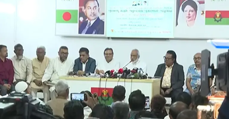 বক্তব্য রাখছেন ড. আব্দুল মঈন খান